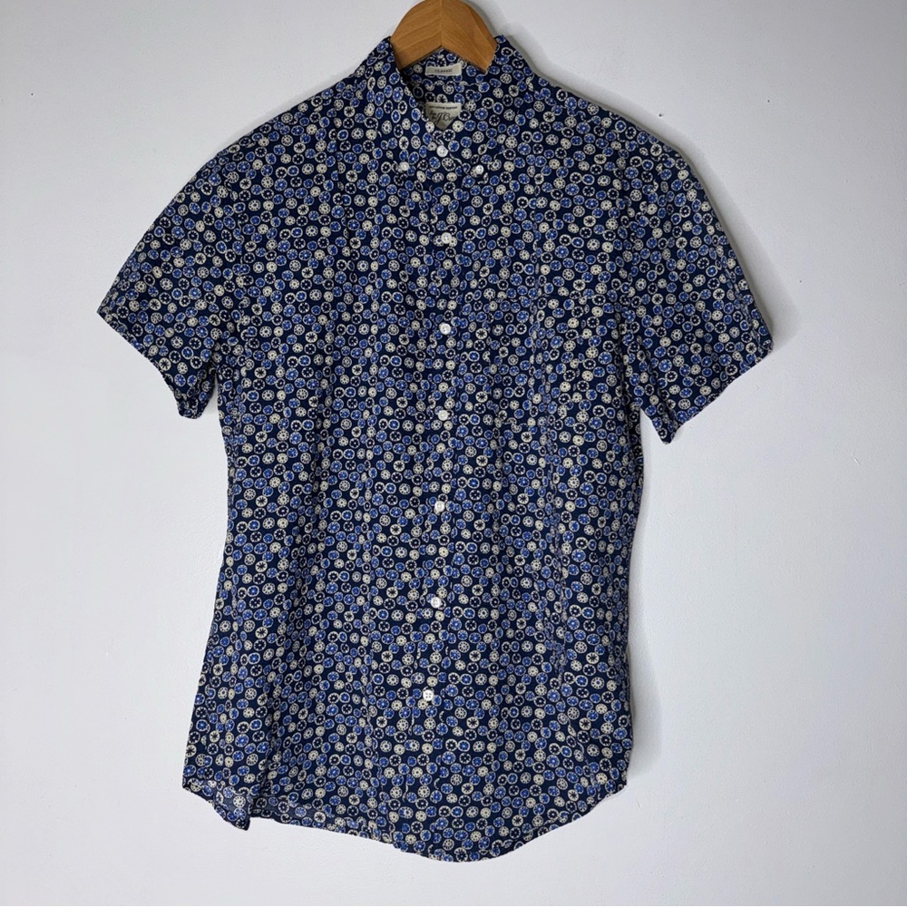 NWT J Crew Medium Classic Fit Seersucker Short Sleeve Button Down Blue